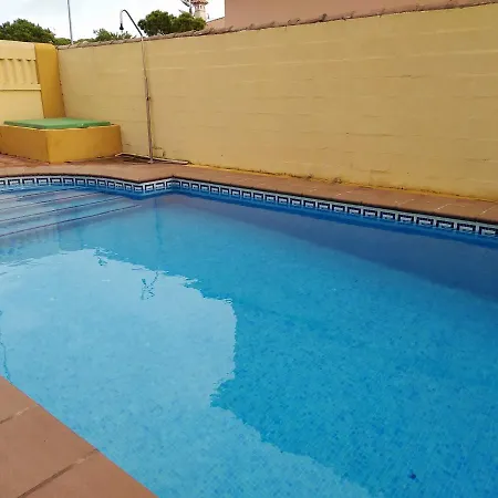 Chalet Popeye Con Piscina 別荘