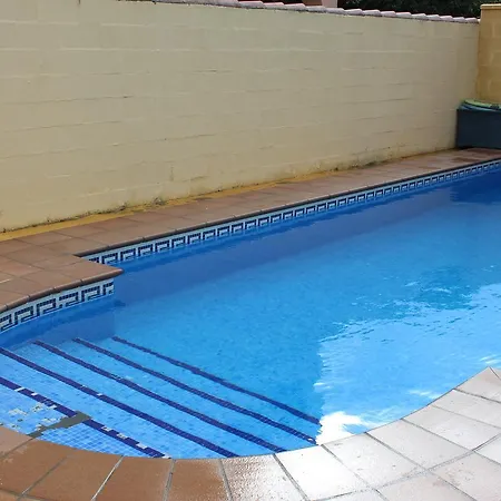 Chalet Popeye Con Piscina 別荘